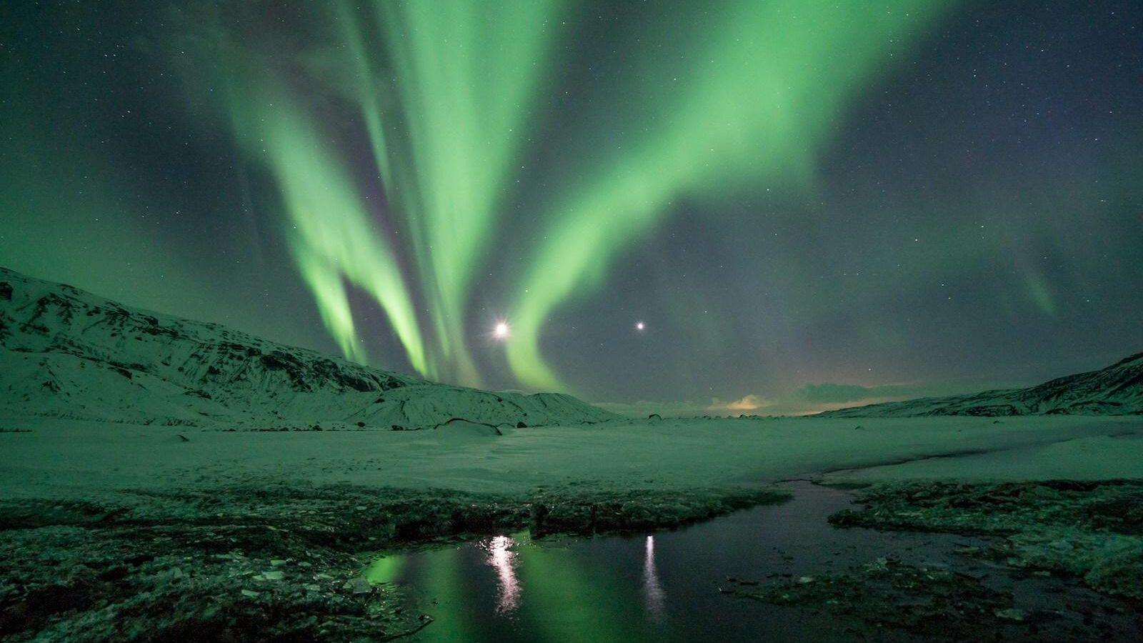 photography of aurora borealis